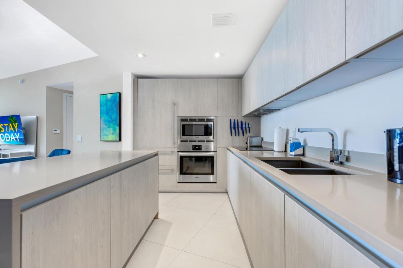 The Ultimate Resort - Beachfront 2 Bedroom Apartment With Direct Ocean View, Rooftop Pool, Hot Tub And Gym Hollywood Esterno foto